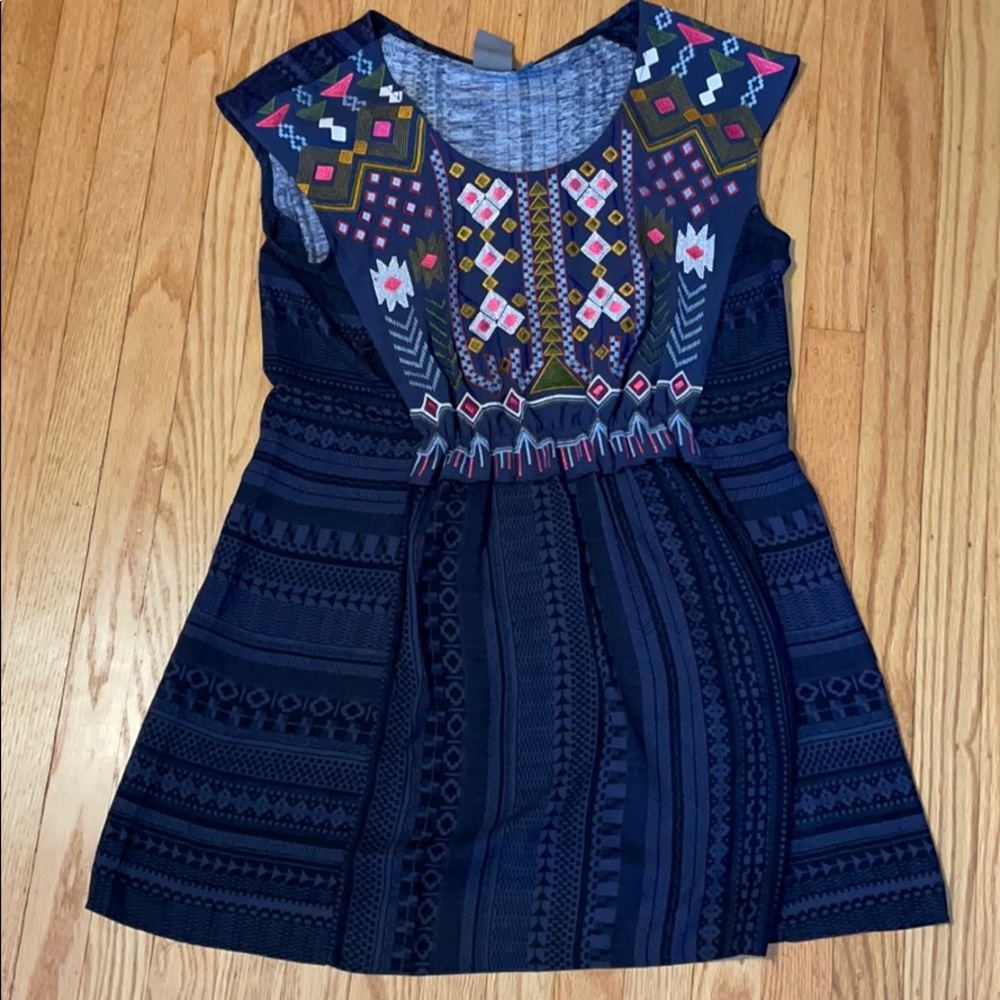 Lightweight embroidered tunic